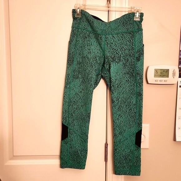Lululemon Pace Rival Mid Rise Cropped Leggings 22" Inseam Green & Black Size 6 - Picture 1 of 9